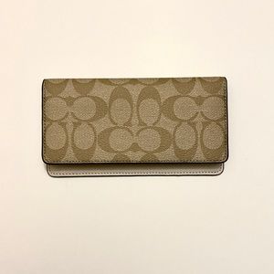 NEW COACH Checkbook Cover